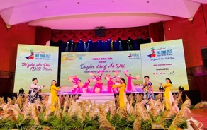 Kết quả vòng Bán kết Cuộc thi Duyên dáng Áo dài Thành phố Hồ Chí Minh lần thứ 8 năm 2022 - Hình 7 Kết quả vòng Bán kết Cuộc thi Duyên dáng Áo dài Thành phố Hồ Chí Minh lần thứ 8 năm 2022 - Hình 7